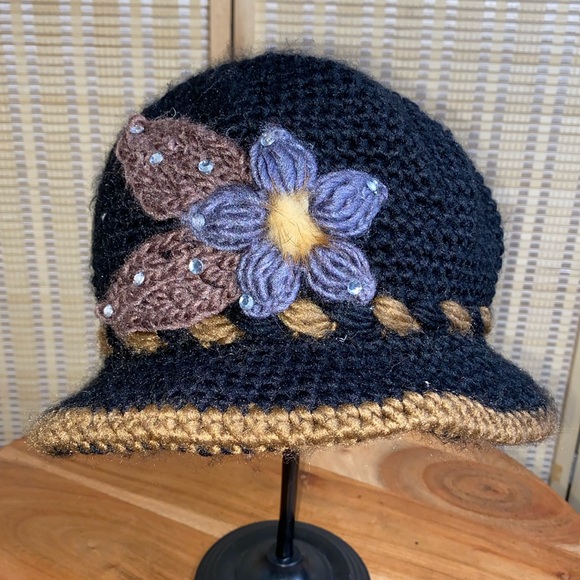Fashionable Black Crochet Flower Warm Knit Beanie🔷FINAL SALE $8🔷 - Picture 1 of 5